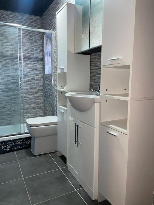 Modern 2 Bedroom Apartment In Derby City Centre Zewnętrze zdjęcie