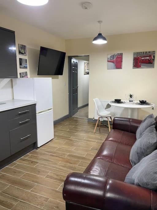 Modern 2 Bedroom Apartment In Derby City Centre Zewnętrze zdjęcie