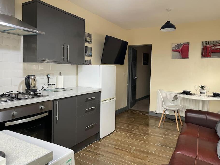 Modern 2 Bedroom Apartment In Derby City Centre Zewnętrze zdjęcie